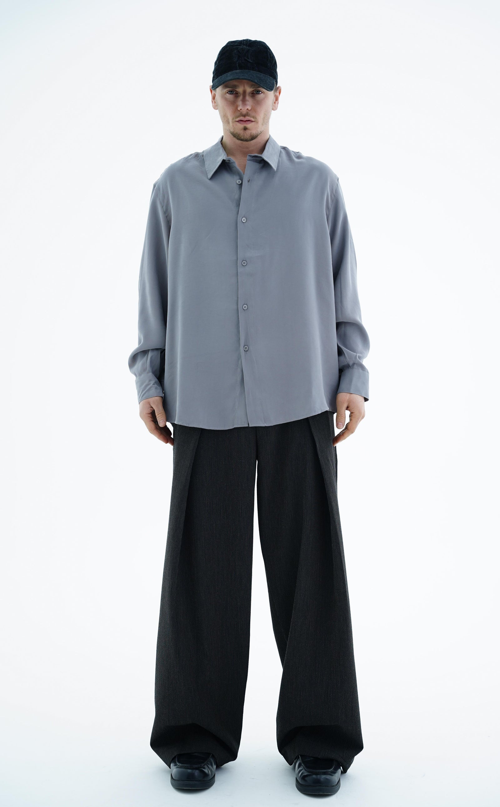 Uzun Kollu Yumuşak Dokulu Gri Oversize Gömlek JC01 26Y102