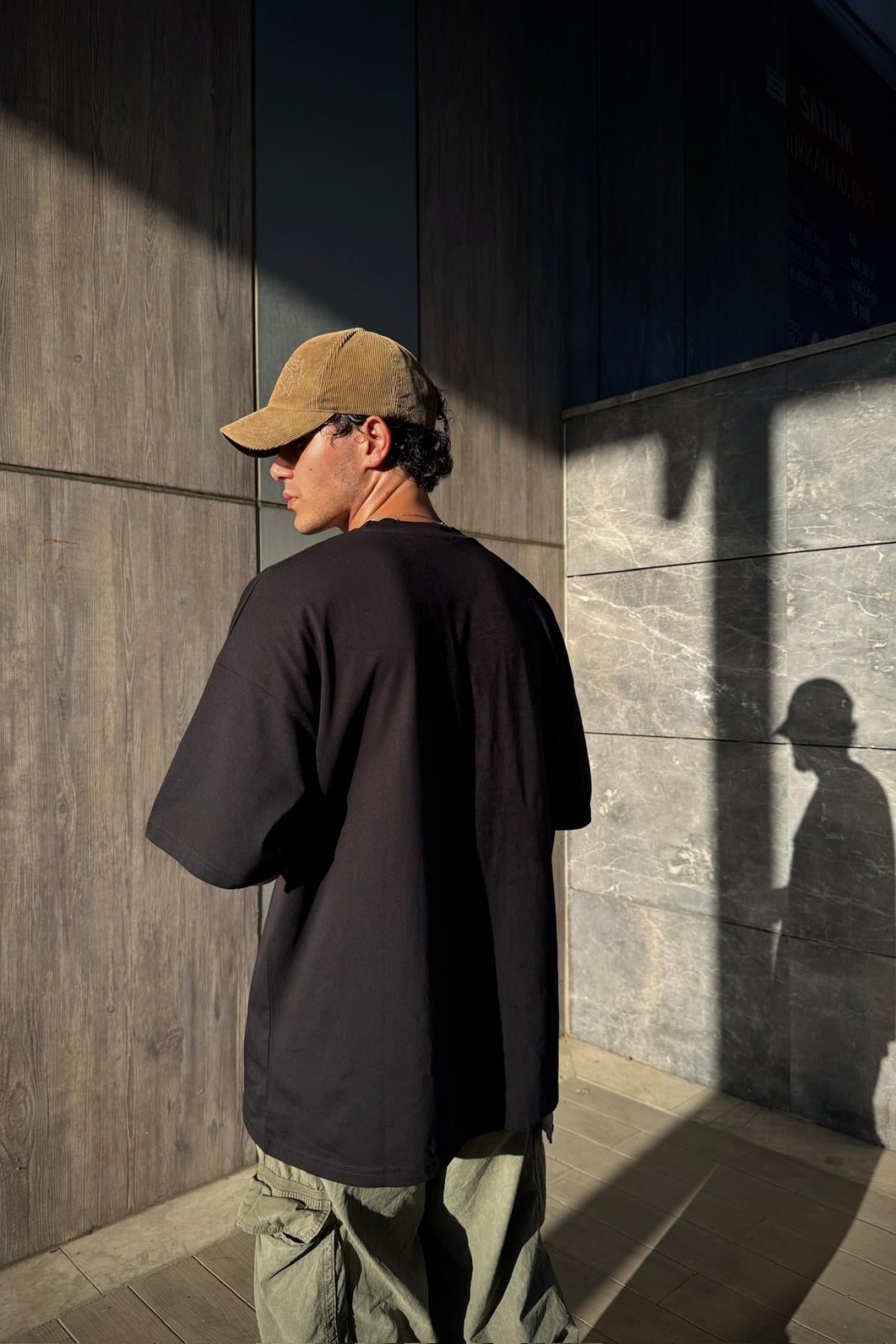 Resilient Baskılı Cep Detay Siyah Oversize Tshirt JC01