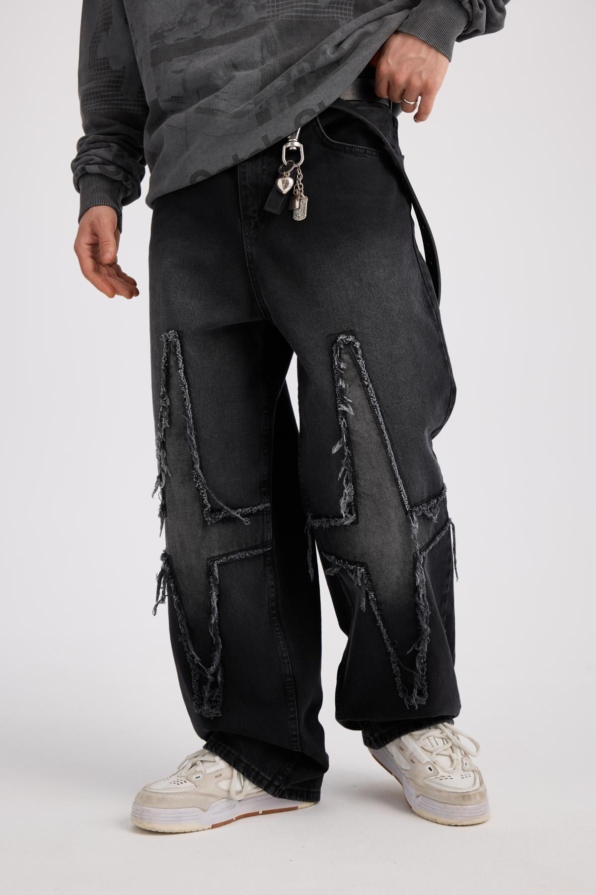 JR Yıldız Patch Detay Füme Jean Pantolon