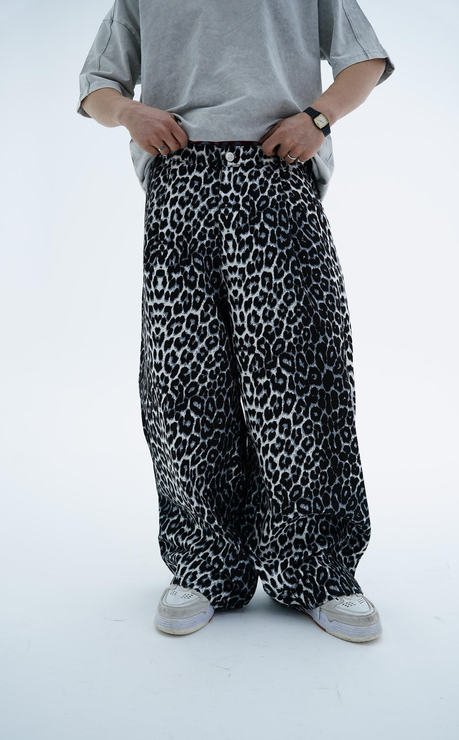 Leopar Desen Beyaz Dokuma Pantolon KN4672