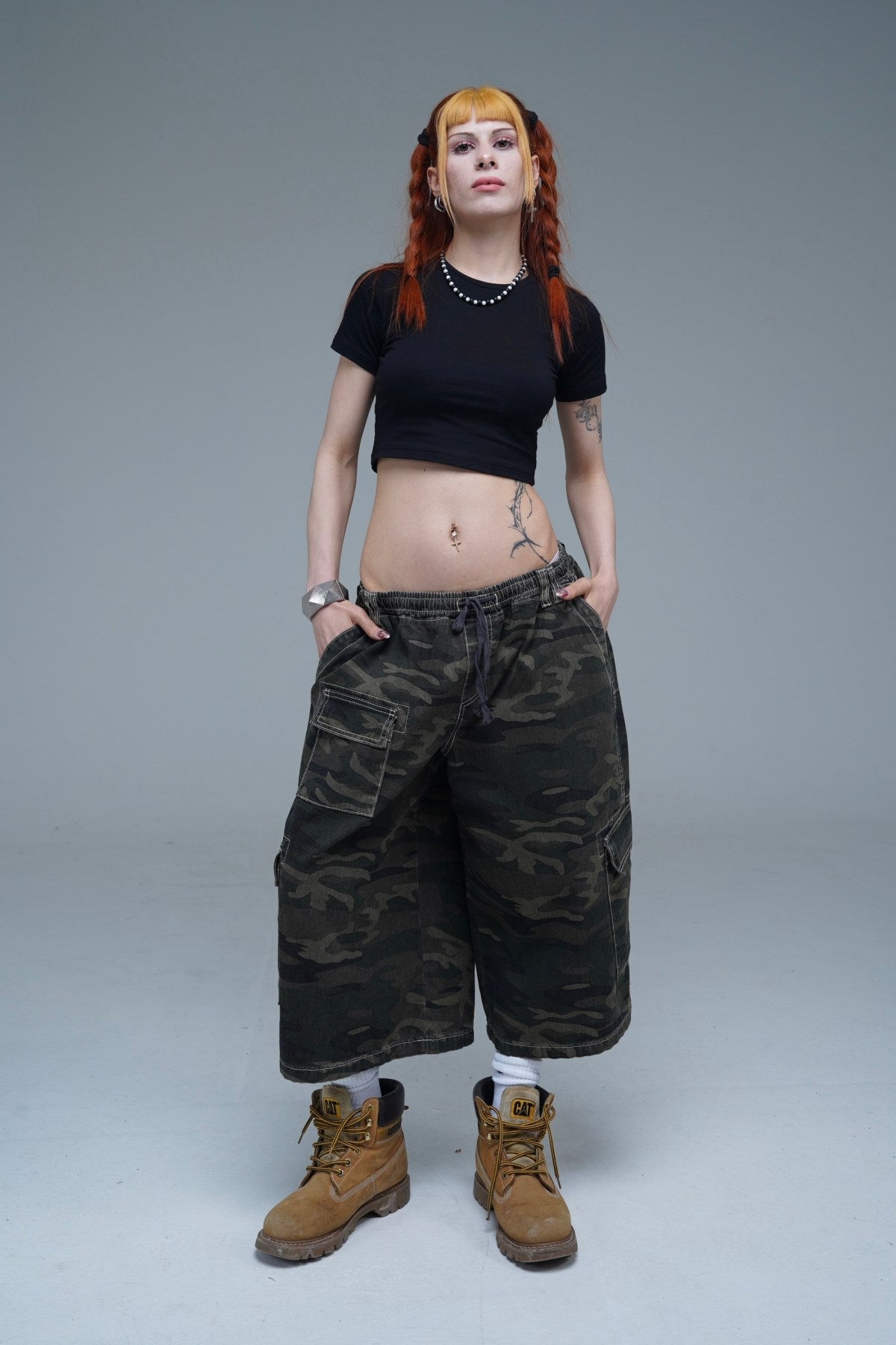 Beyaz Basic Siyah Kadın Crop Top