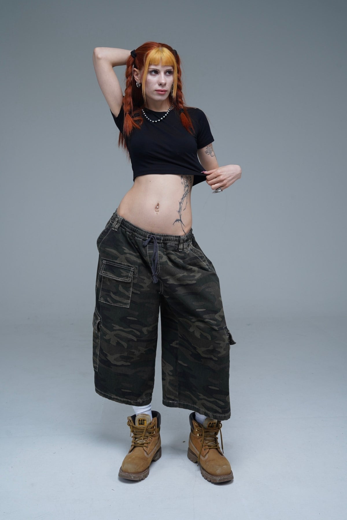 Beyaz Basic Siyah Kadın Crop Top