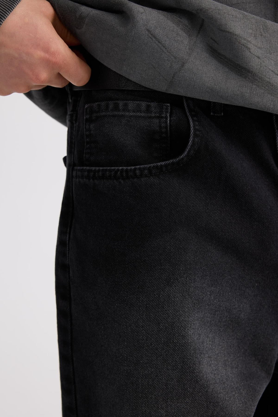 JR Yıldız Patch Detay Füme Jean Pantolon