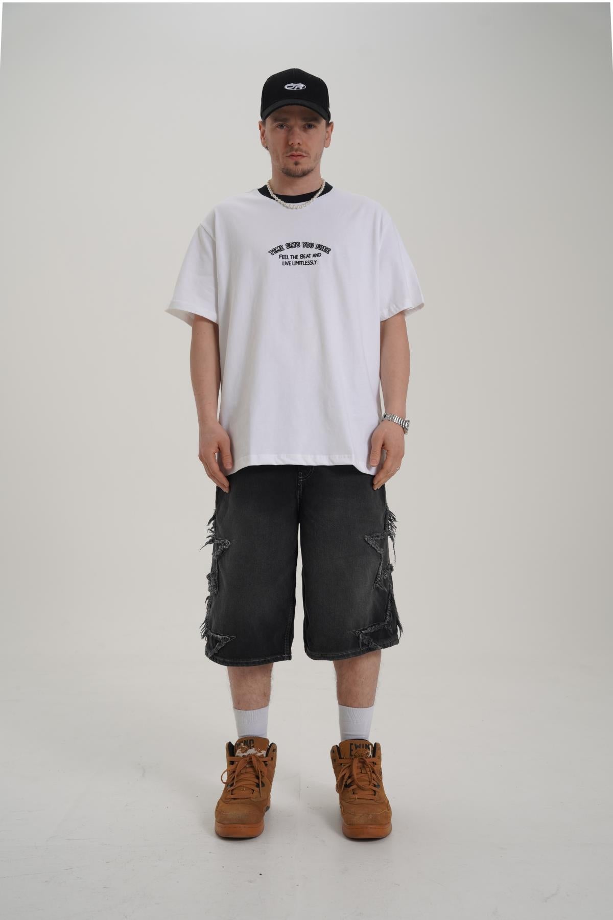Nakışlı Beyaz Oversize Tshirt CT01 MRT26028